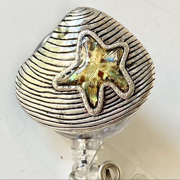 Sea Shell Sea Life ID Work Badge Holder Lanyard Island Nautical Beach - Picture 1 of 9